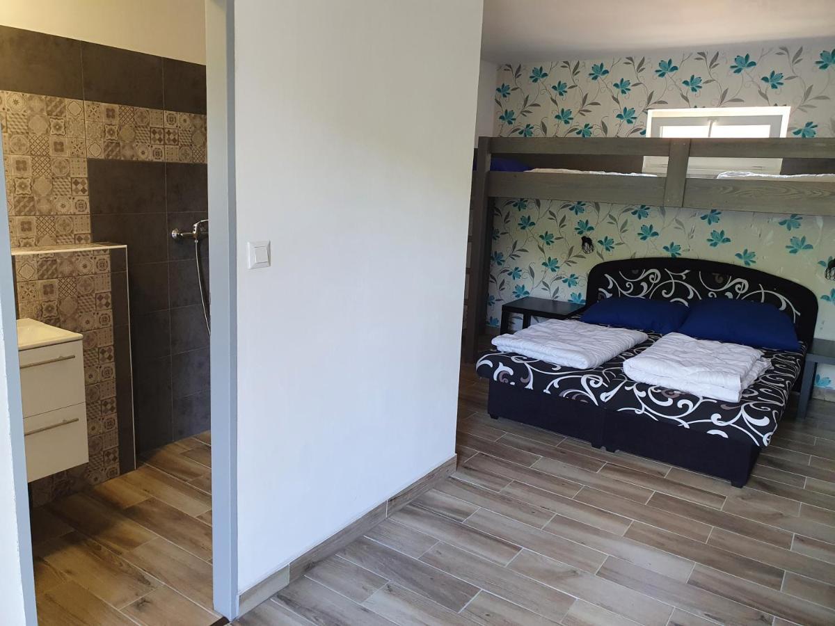 Juniorcamp Nova Zivohost Hotel Křečovice Kültér fotó