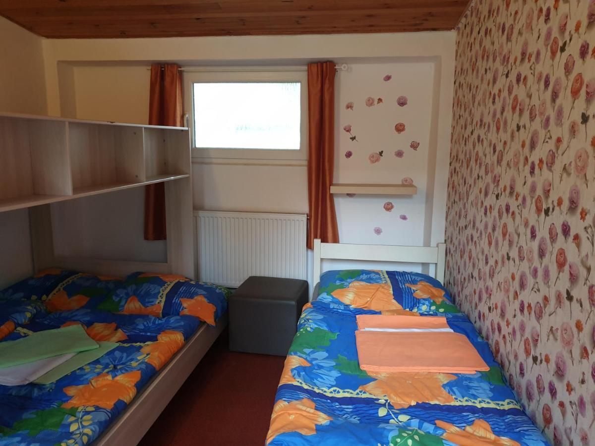 Juniorcamp Nova Zivohost Hotel Křečovice Kültér fotó